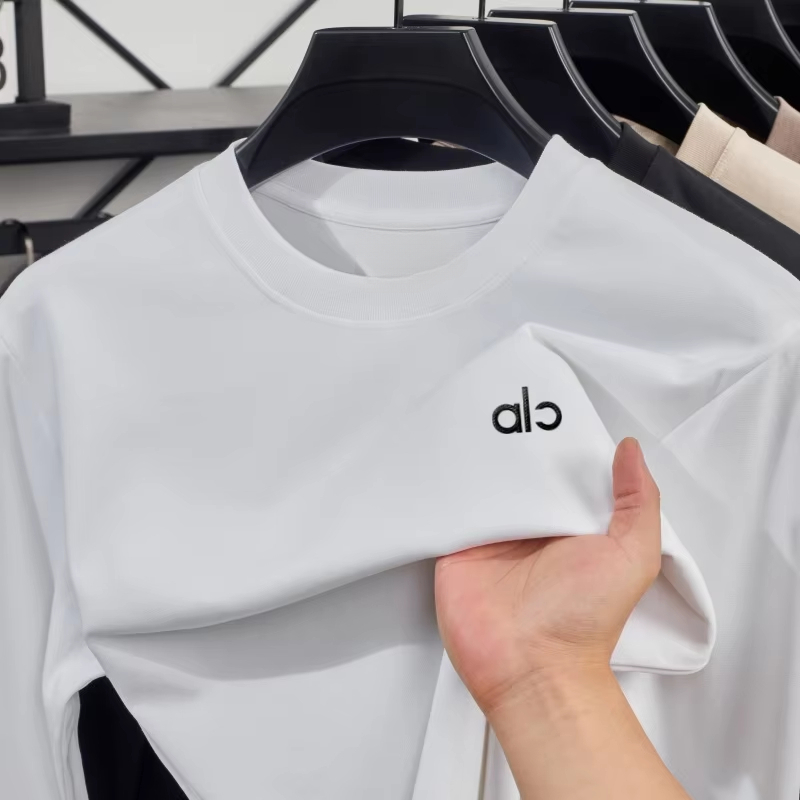 Streetwear Brand With A Logo - T-shirt en coton blanc à logo