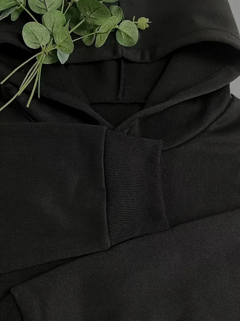 Sweat-shirt à capuche noir sur - Streetwear Brand Y2K avis et prix