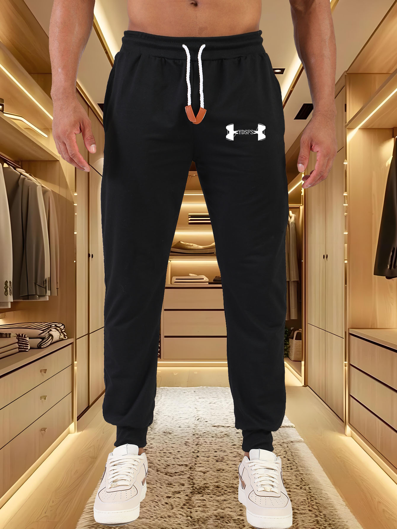 Pantalon de jogging pour homme - Streetwear Brand With A Logo avis et prix