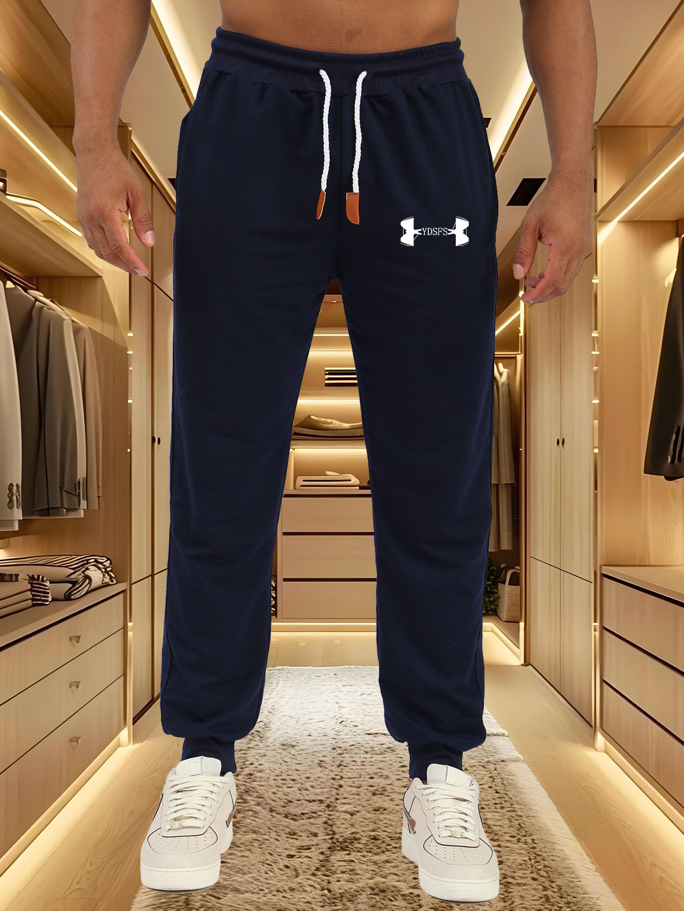 Pantalon de jogging pour homme - Streetwear Brand With A Logo avis et prix
