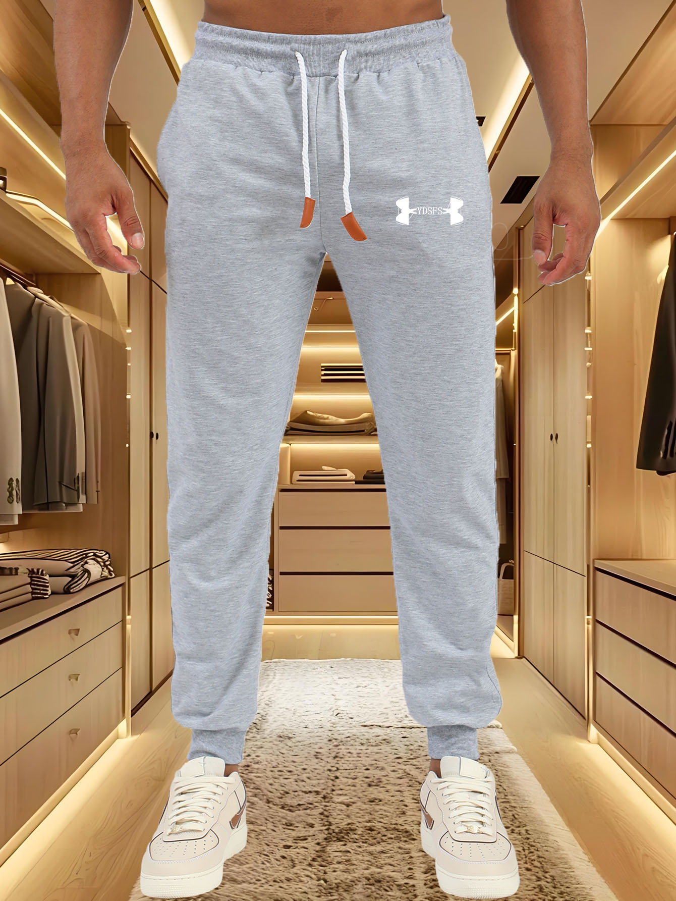 Pantalon de jogging pour homme - Streetwear Brand With A Logo avis et prix